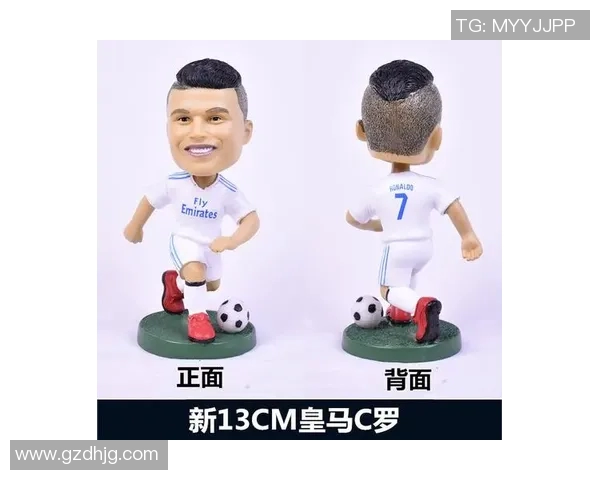 足球明星玩偶挂件的魅力与收藏价值解析
